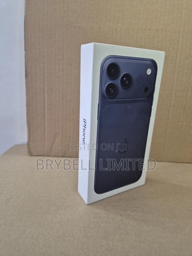 New Apple iPhone 17 Pro Max 256 GB Blue - thumbnail 3