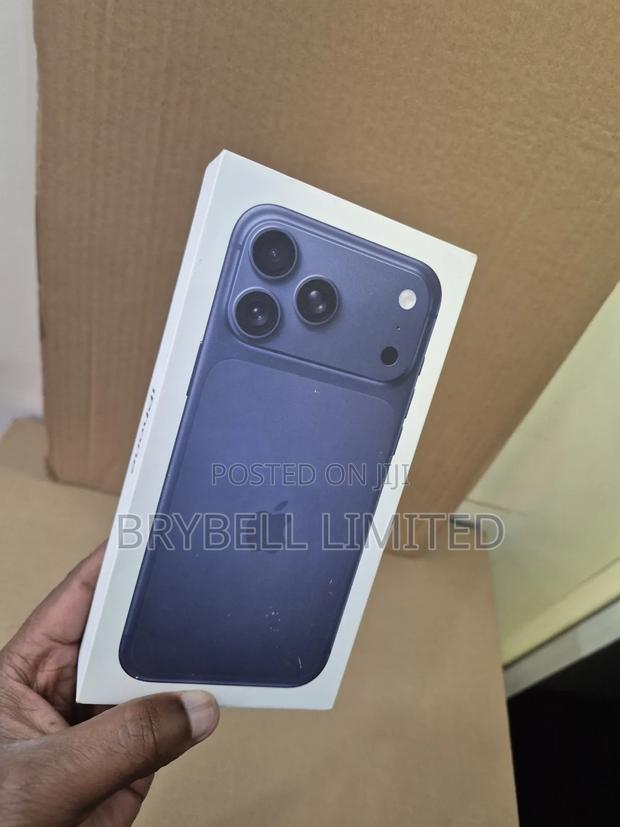 New Apple iPhone 17 Pro Max 256 GB Blue - thumbnail 4