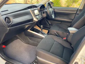 Toyota Corolla Fielder 1.5 Hybrid FWD 2019 White