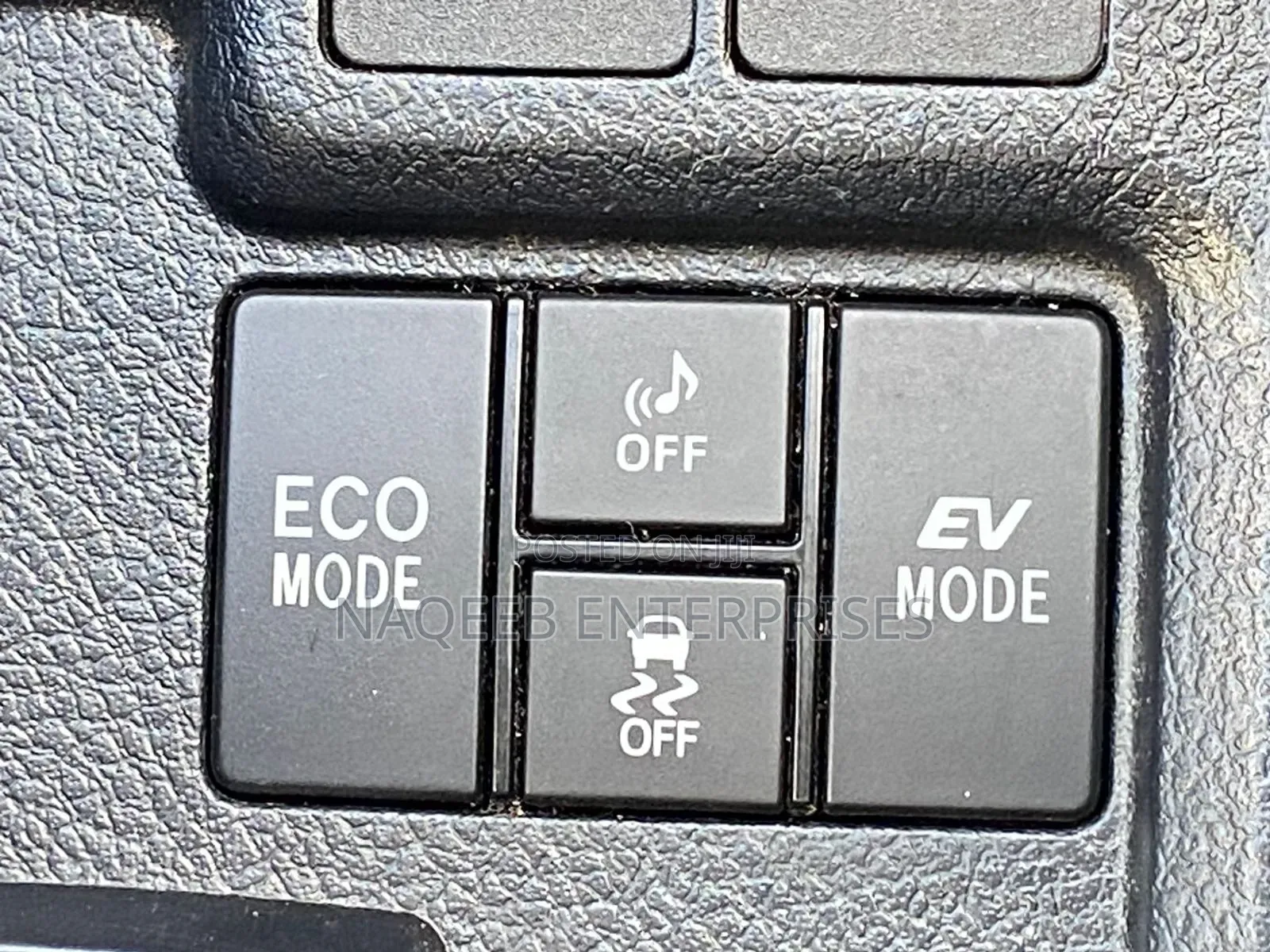 Toyota Corolla Fielder 1.5 Hybrid FWD 2019 White