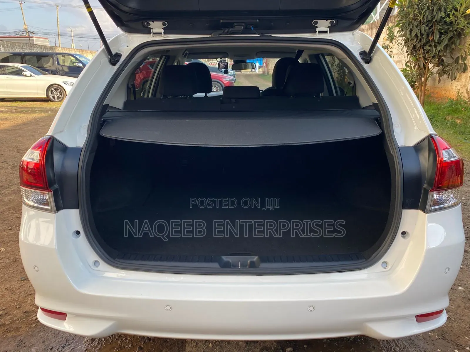 Toyota Corolla Fielder 1.5 Hybrid FWD 2019 White