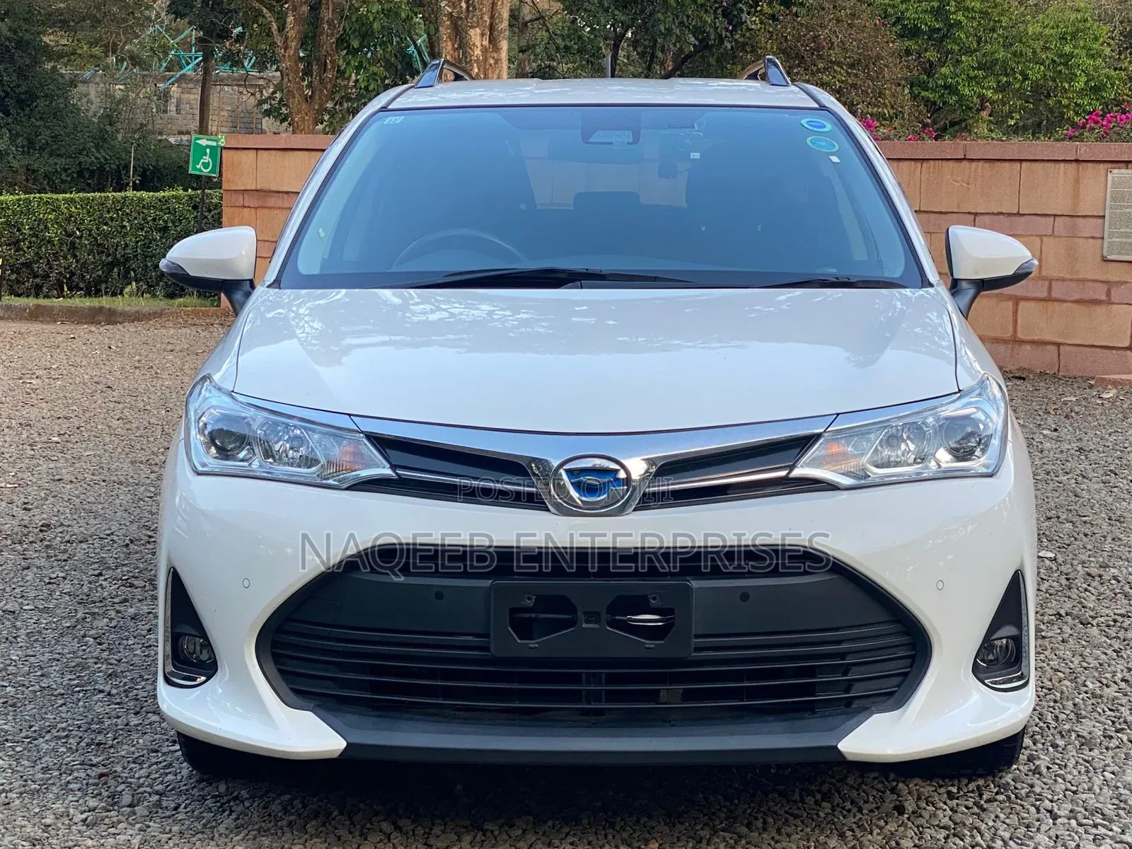 Toyota Corolla Fielder 1.5 Hybrid FWD 2019 White