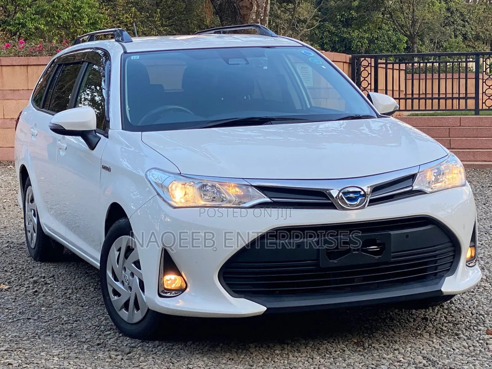 Toyota Corolla Fielder 1.5 Hybrid FWD 2019 White