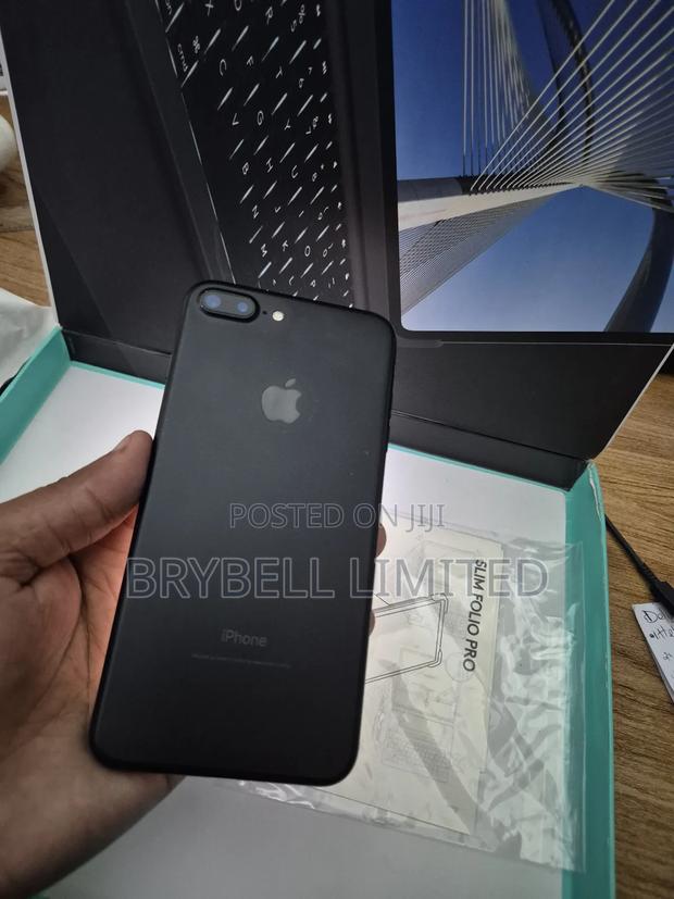 Apple iPhone 7 Plus 128 GB Black - thumbnail 7