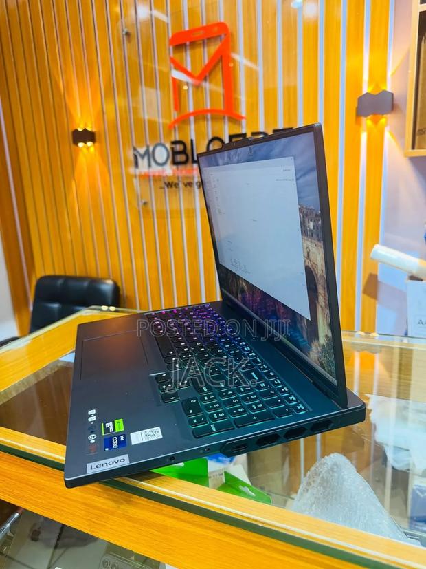 Laptop Lenovo Legion 7 32GB Intel Core I9 SSD 1T - thumbnail 4