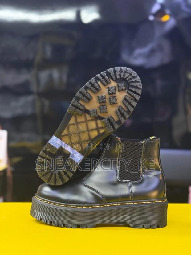 Dr Martens Chelsea Boots
