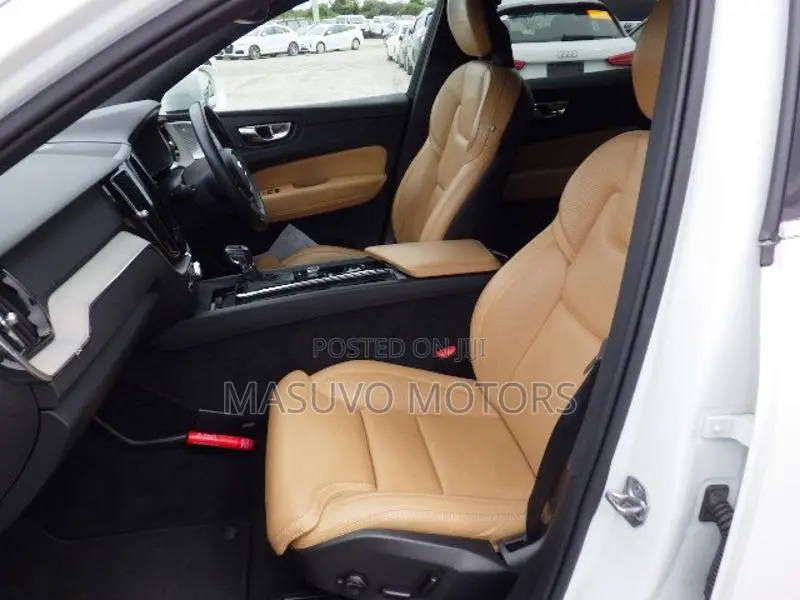 Volvo XC60 T5 Inscription AWD 2018 White