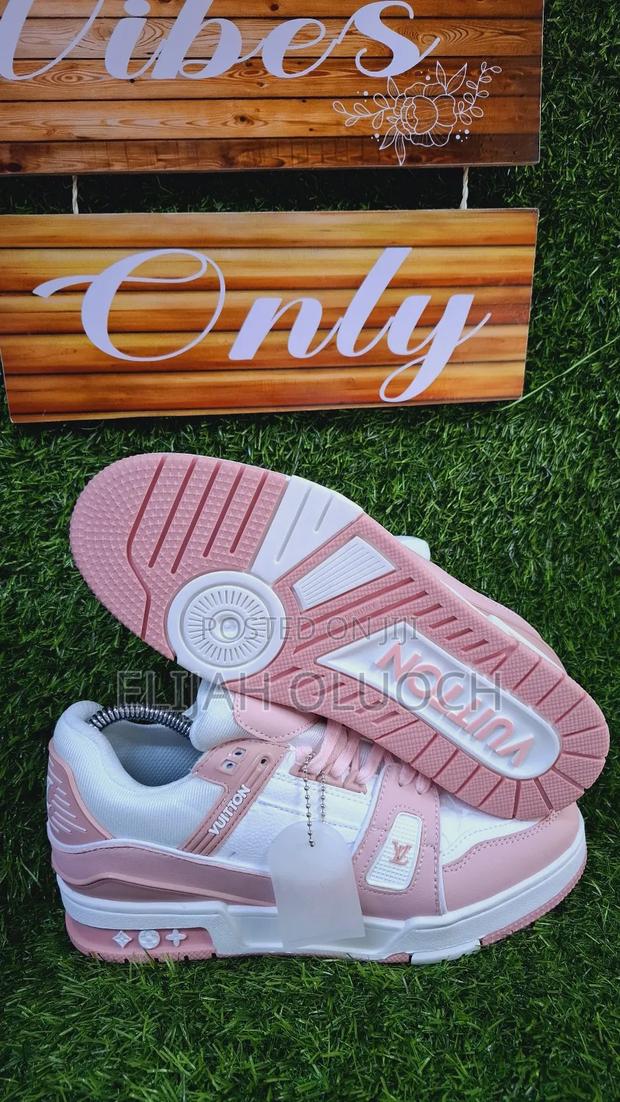 Louis Vuitton Pink Ladies Sneakers