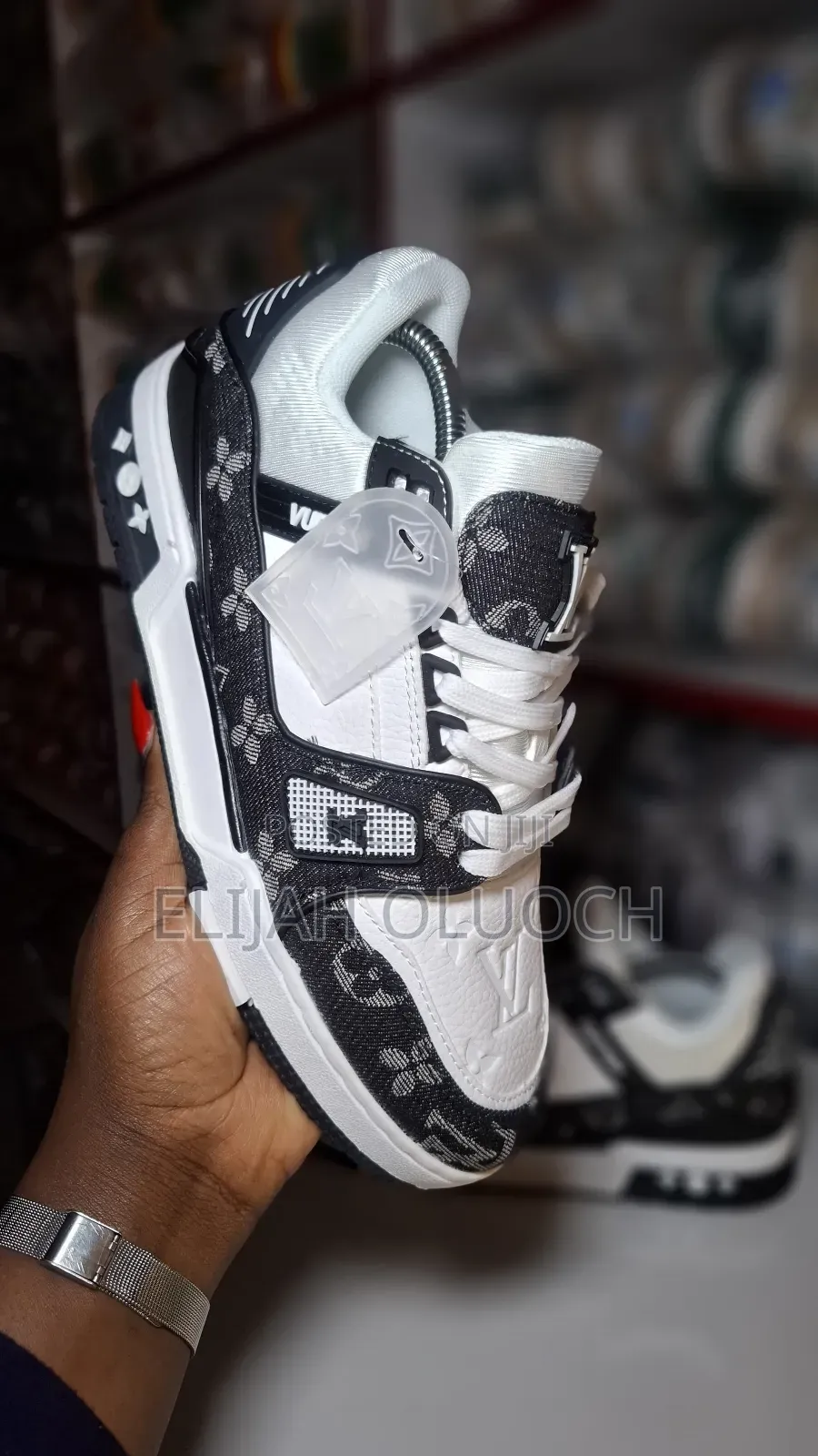 Unisex Louis Vuitton Black/White Quality Shoes