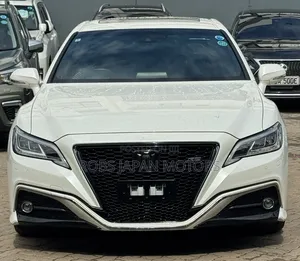 Toyota Crown 2019 White
