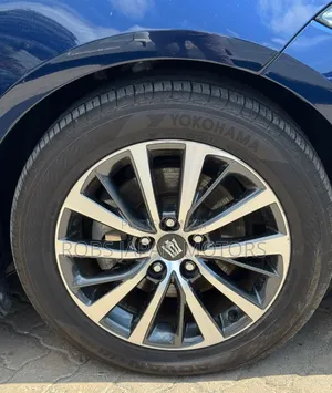 Toyota Crown 2018 Blue