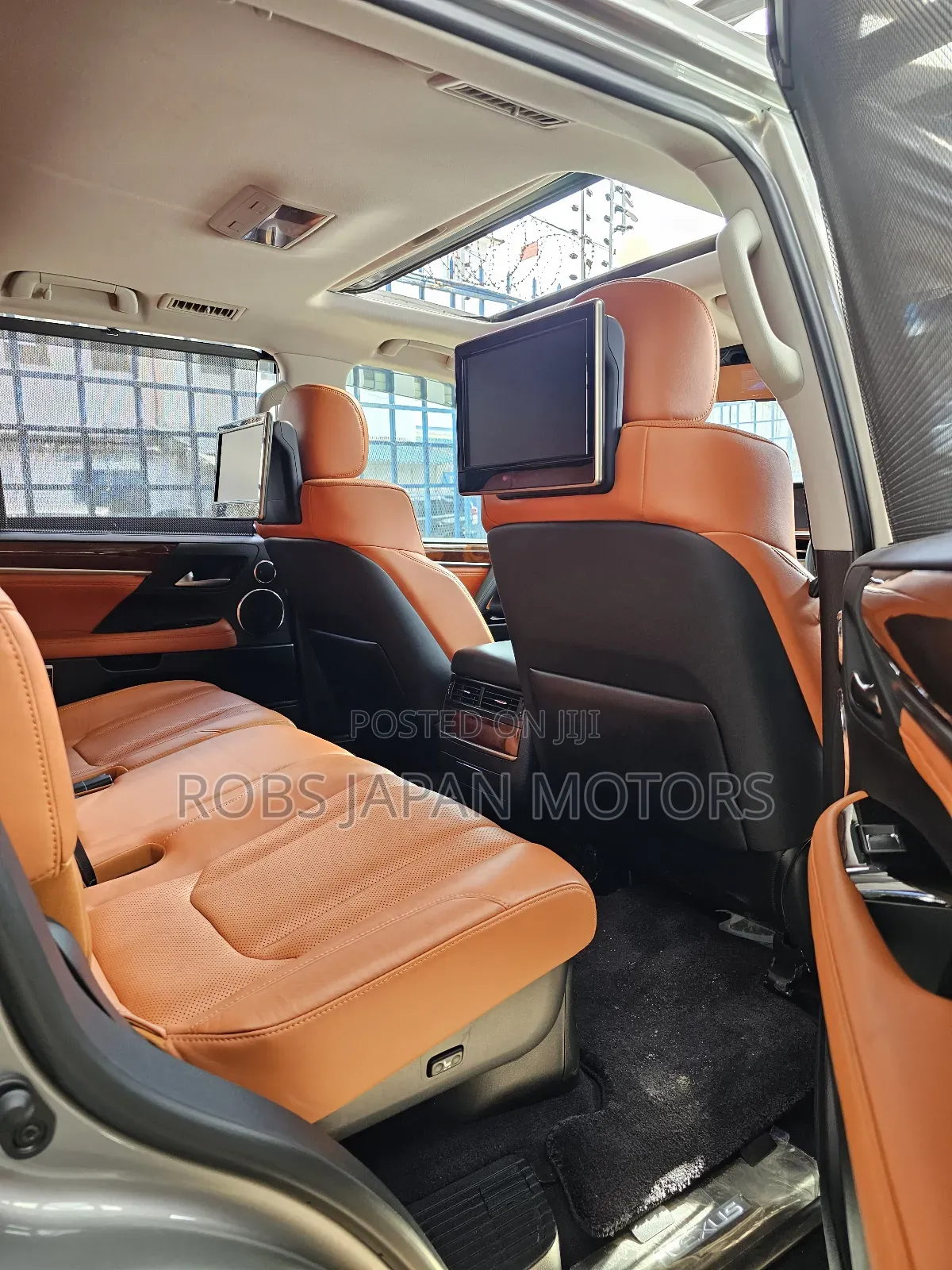 Lexus LX 570 AWD 2018 Gold