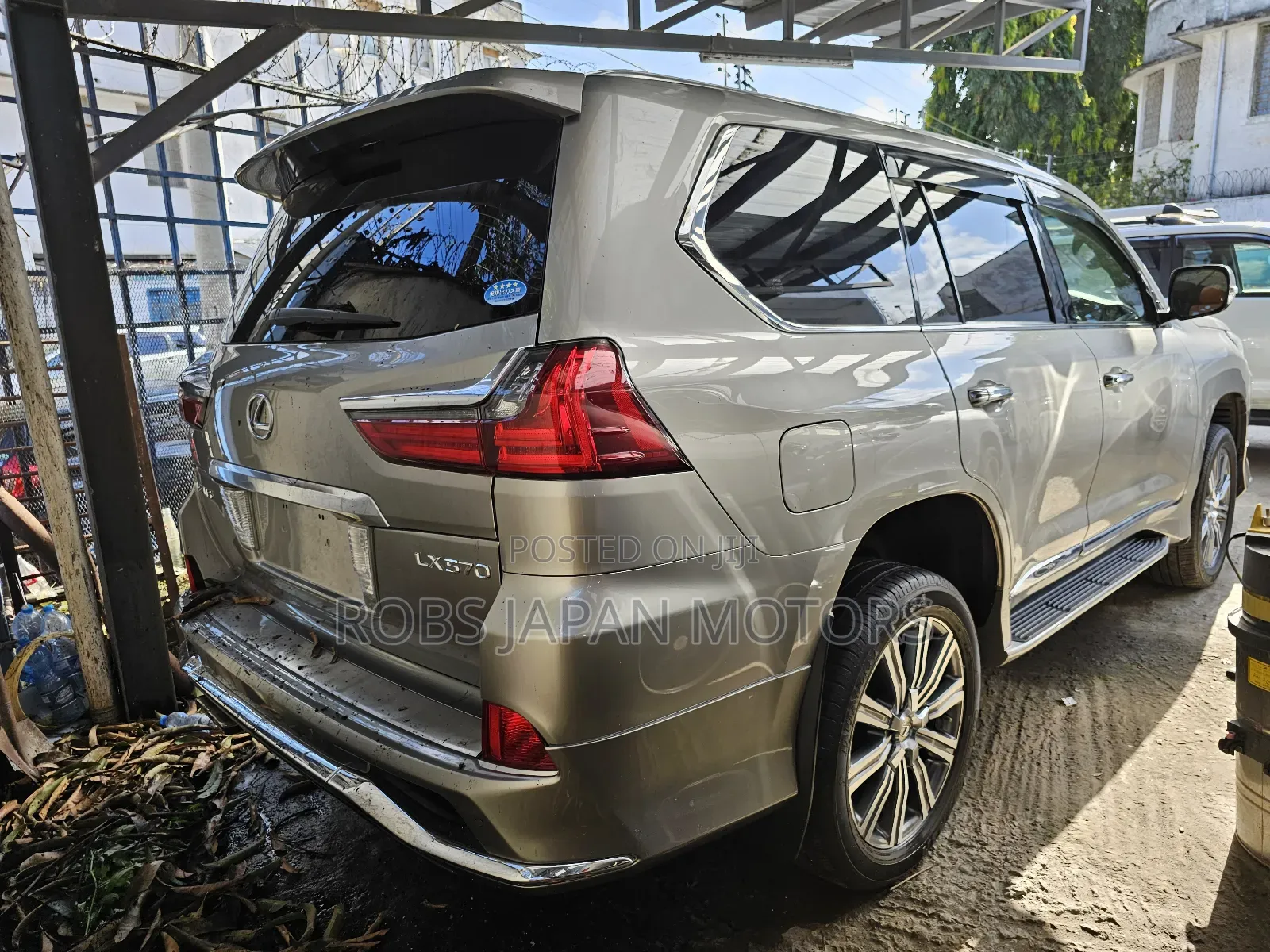 Lexus LX 570 AWD 2018 Gold