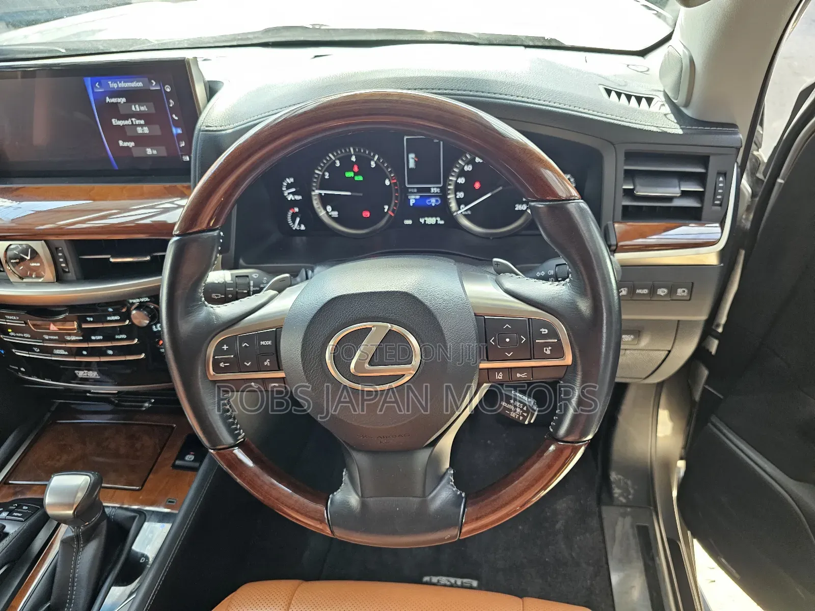 Lexus LX 570 AWD 2018 Gold