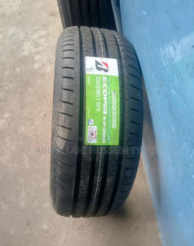 225/55 R17 Bridgstone - main view