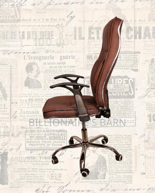 Pro-Grade Ergonomic Executive Leather Chair — Boosts Posture Focus - thumbnail 3