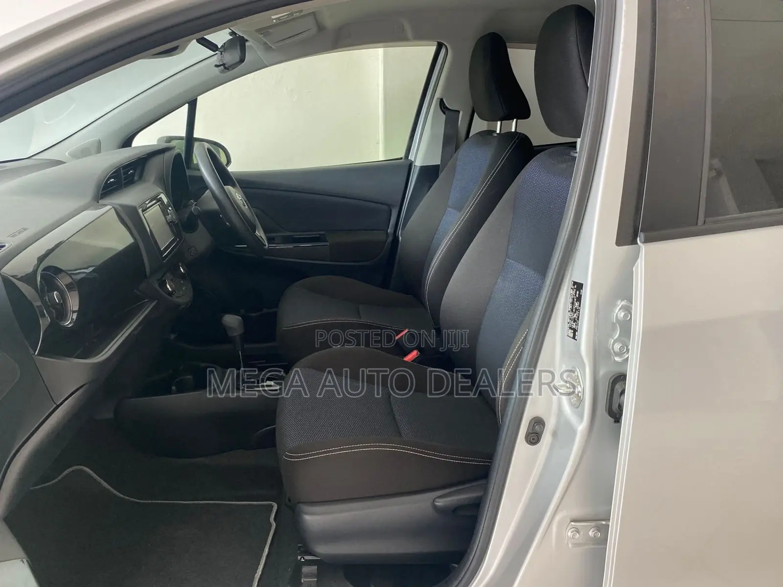 Toyota Vitz 2018 Silver