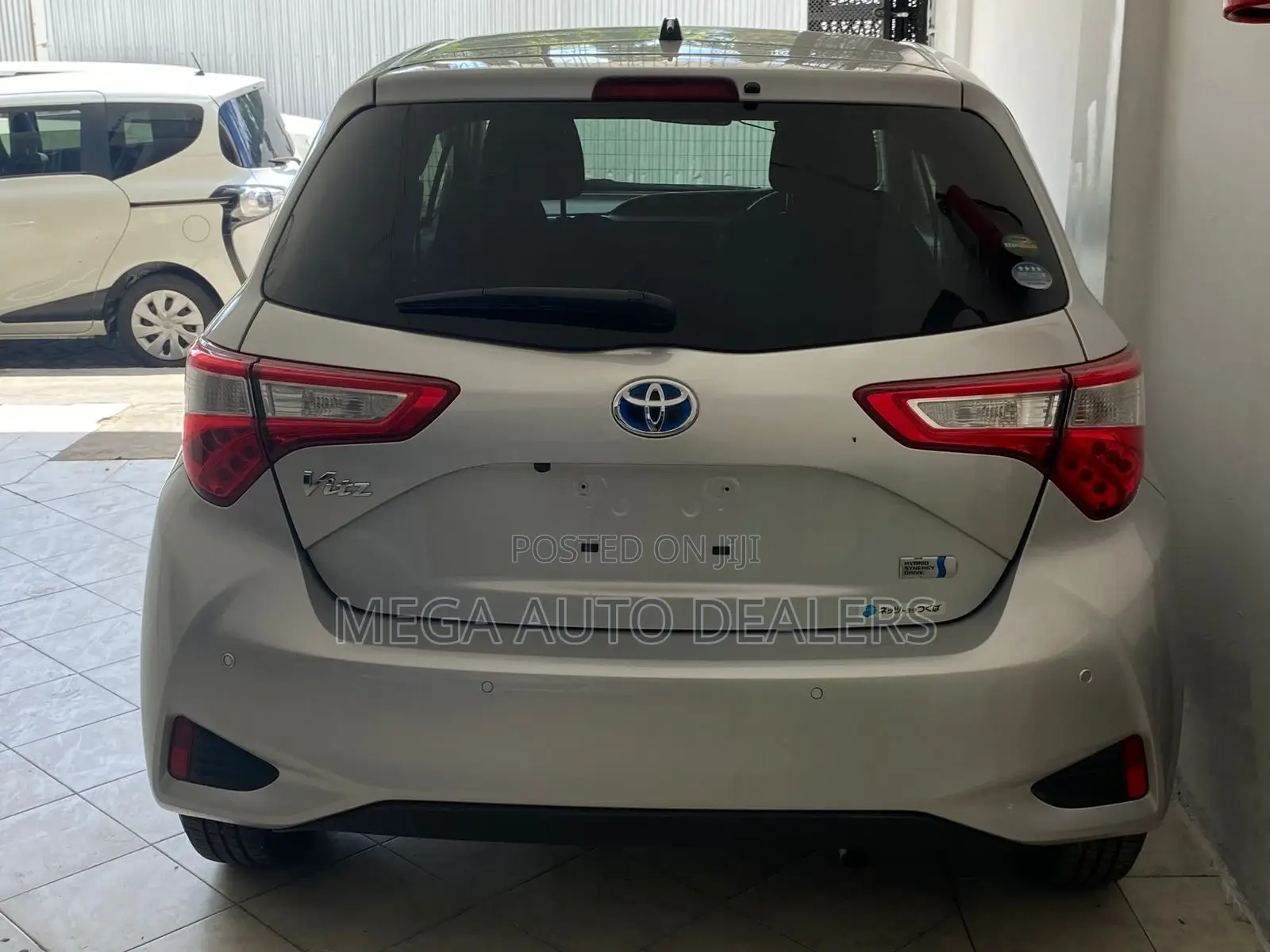 Toyota Vitz 2018 Silver