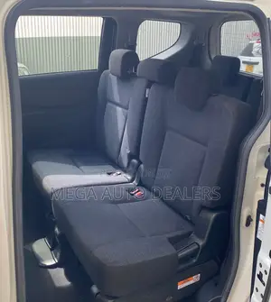 Toyota Sienta 2018 White