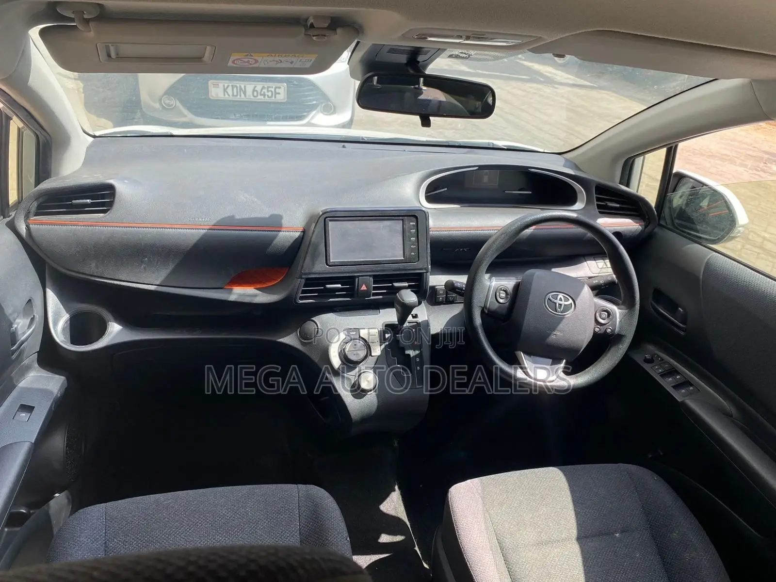 Toyota Sienta 2018 White