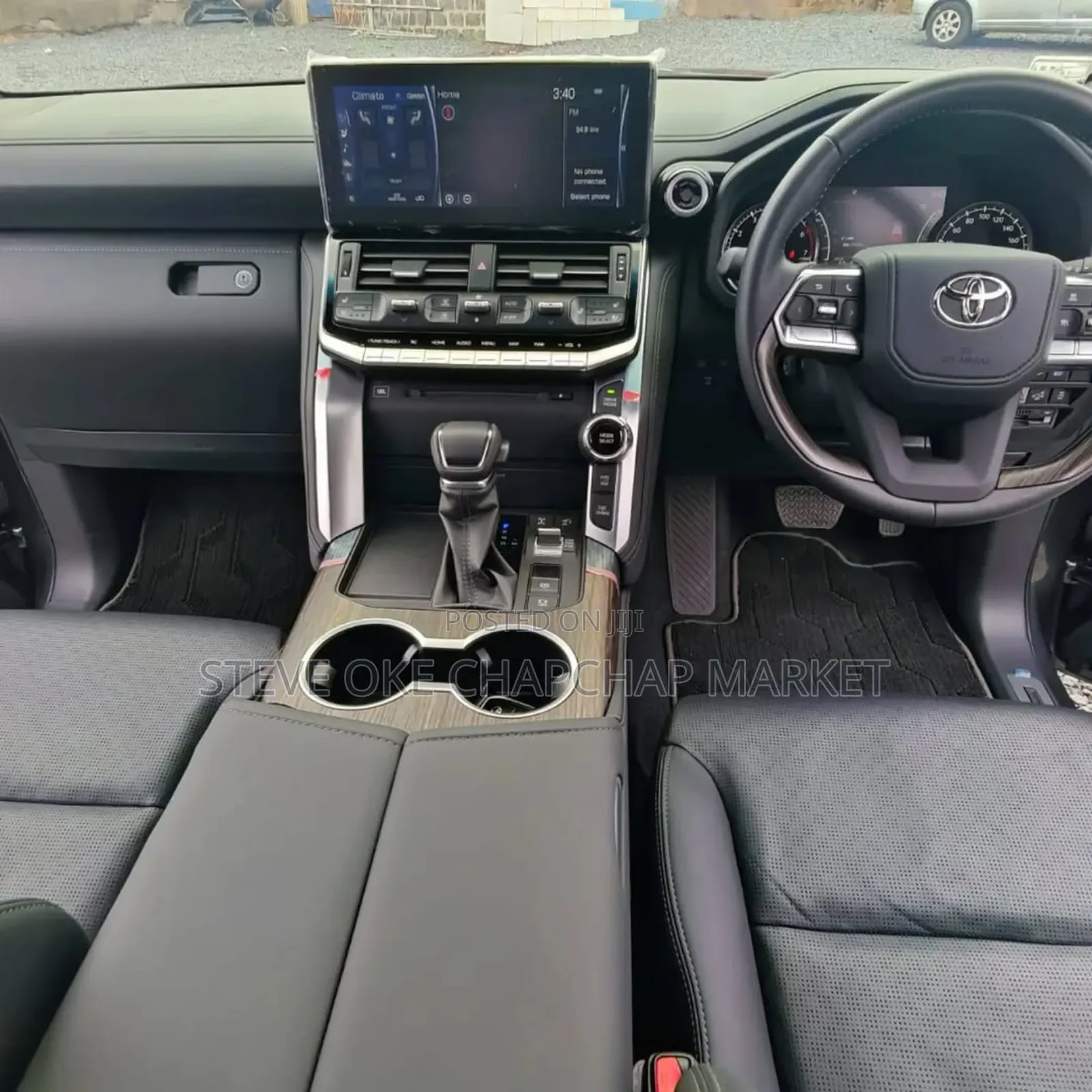 Toyota Land Cruiser LC300 2023 Silver