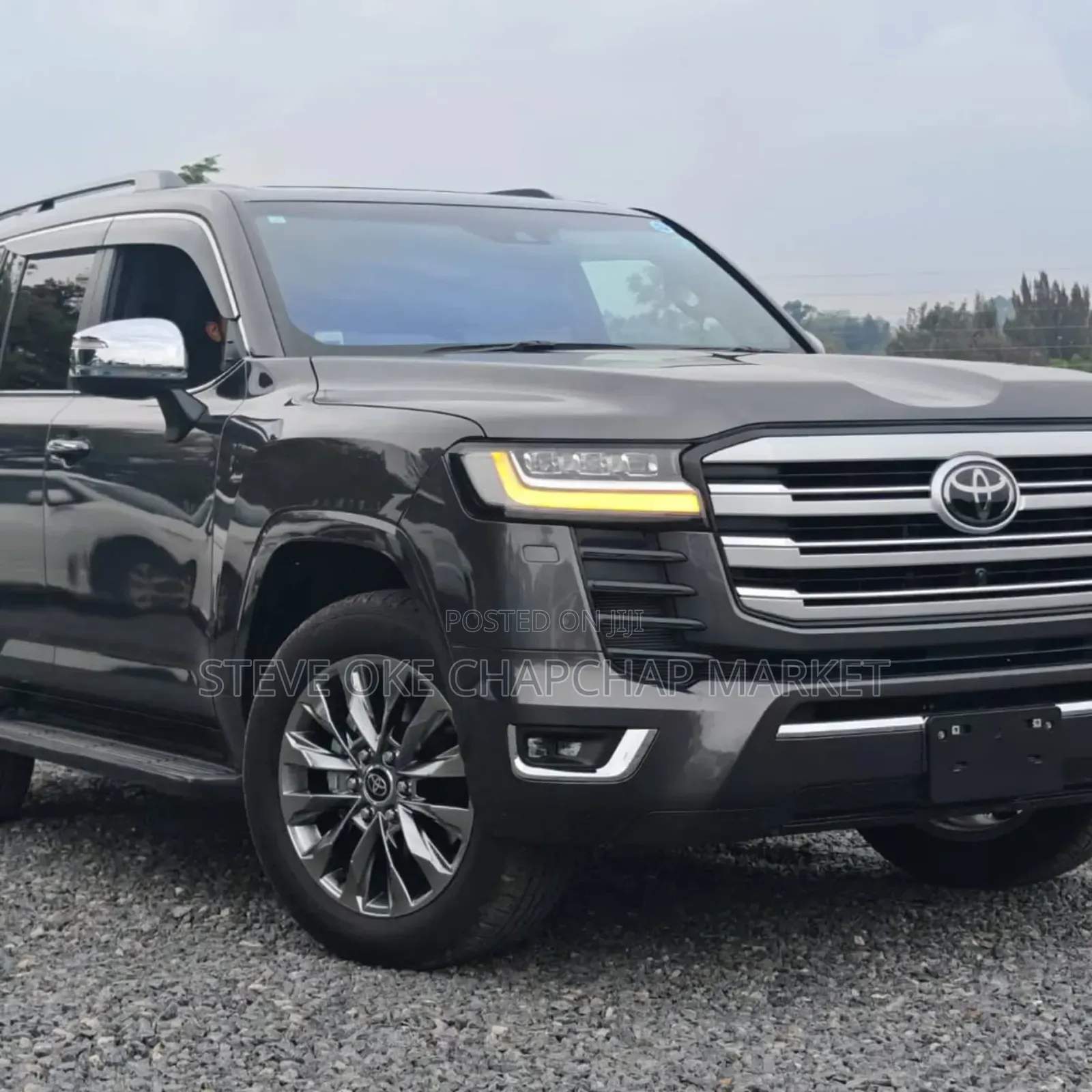 Toyota Land Cruiser LC300 2023 Silver
