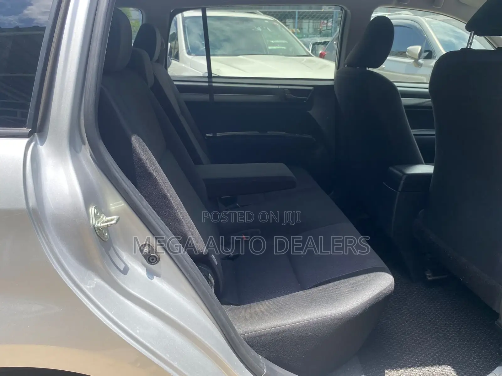 Toyota Corolla Fielder 2018 Silver
