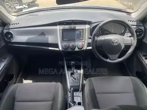 Toyota Corolla Fielder 2018 Silver
