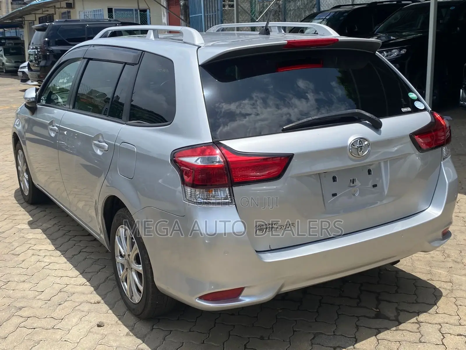 Toyota Corolla Fielder 2018 Silver