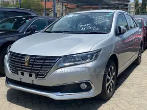 Toyota Premio 2018 Silver