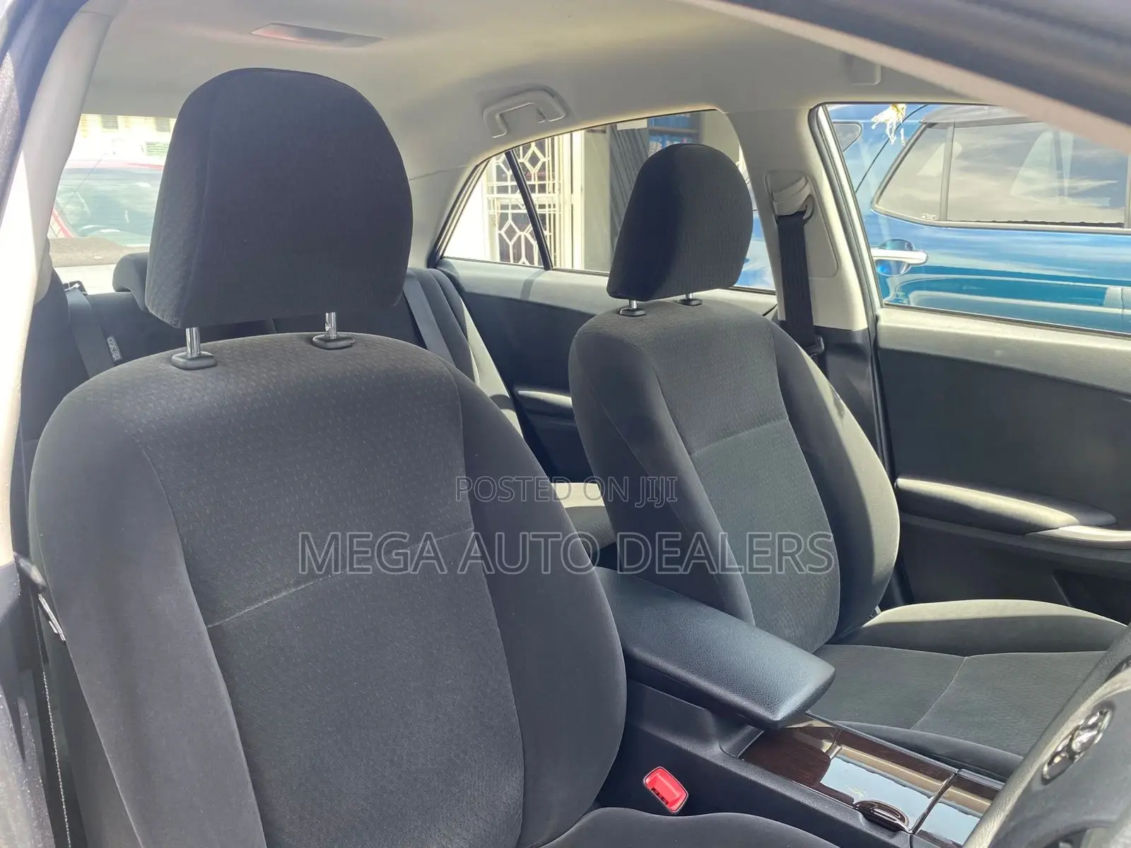 Toyota Premio 2018 Silver