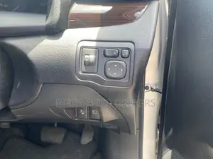 Toyota Premio 2018 Silver