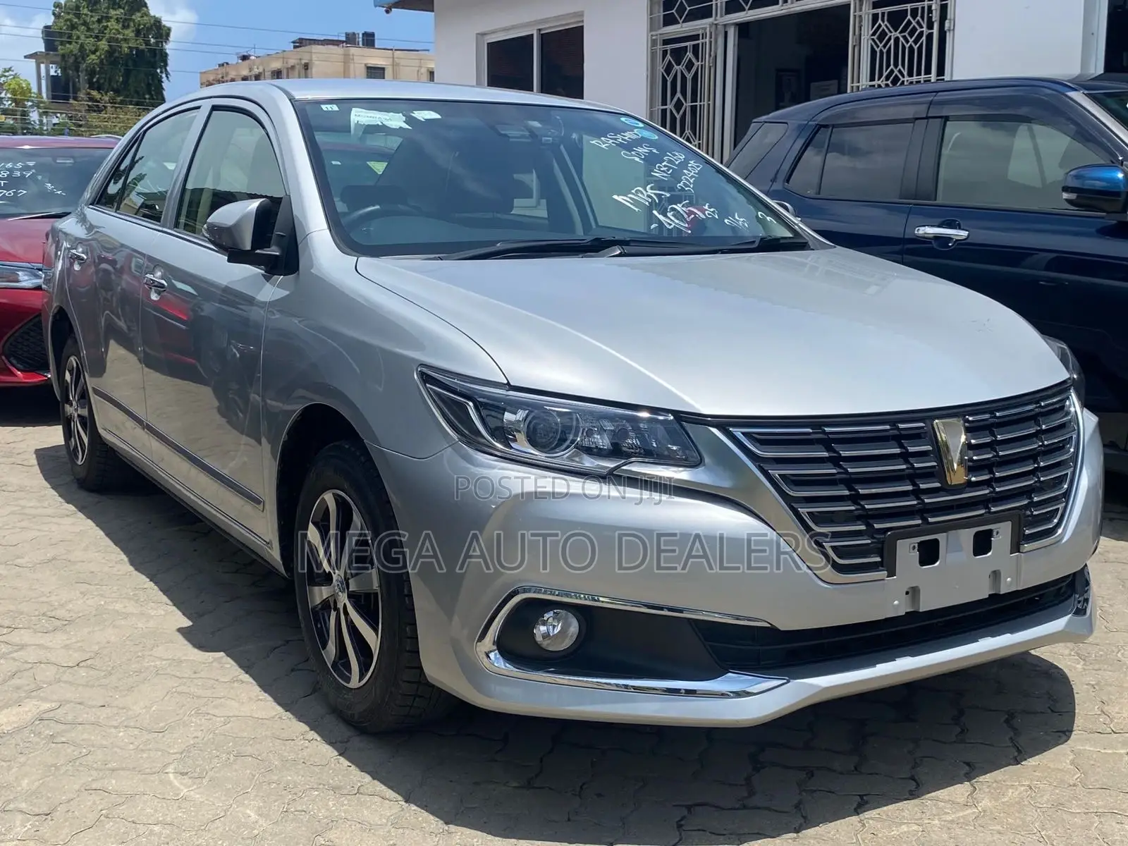 Toyota Premio 2018 Silver