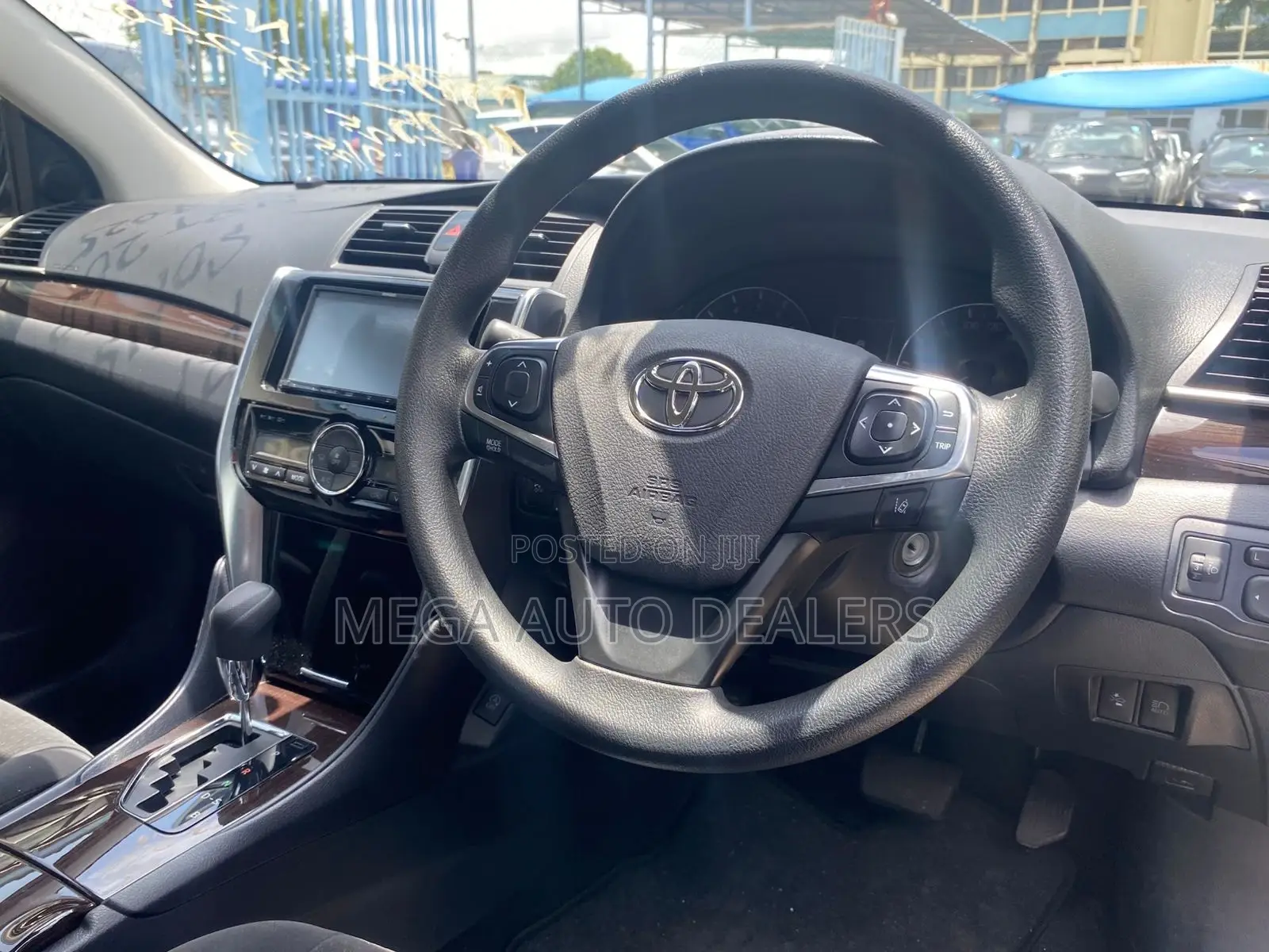 Toyota Premio 2018 Silver