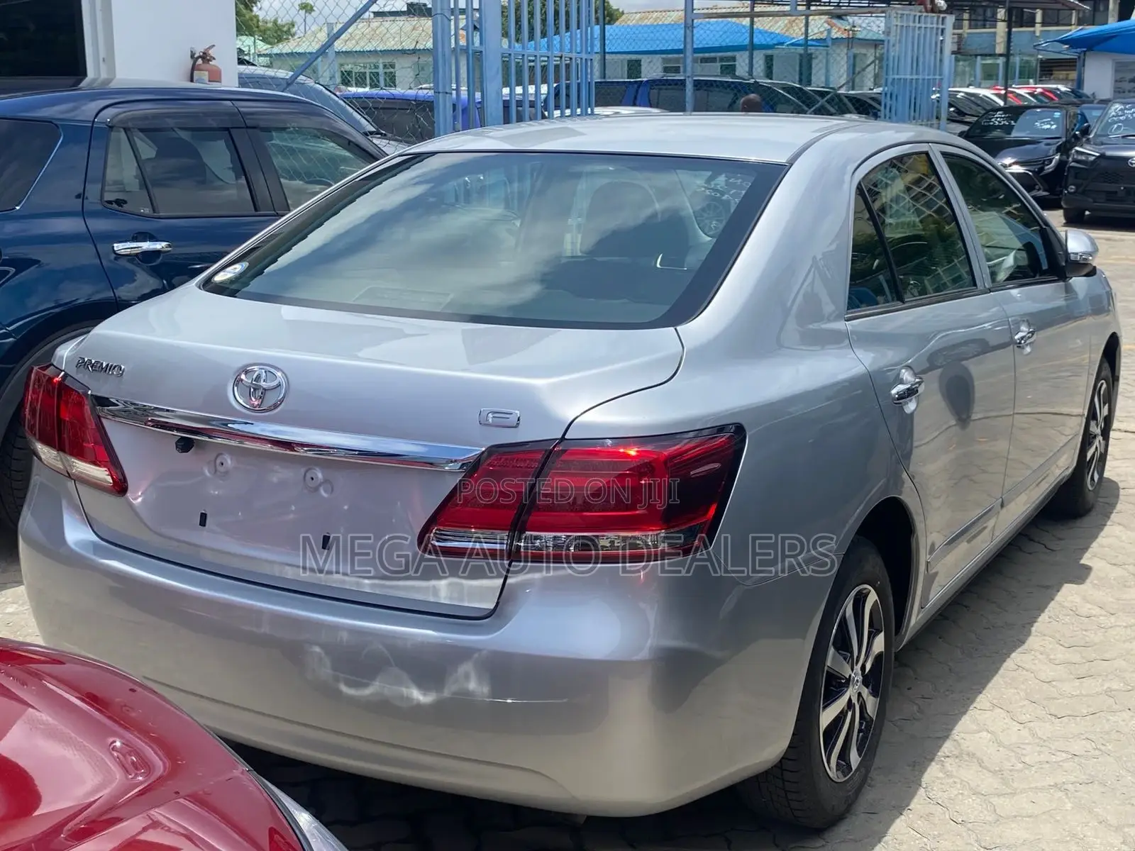 Toyota Premio 2018 Silver