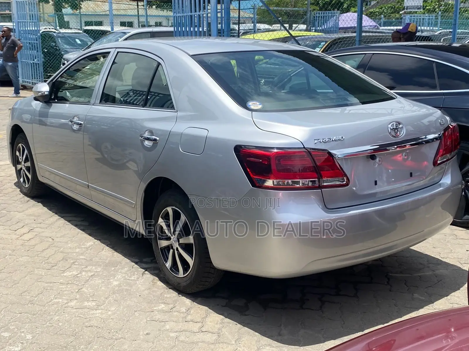 Toyota Premio 2018 Silver