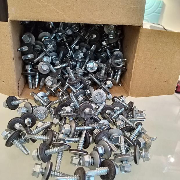 Self Drilling Roofing Screws - thumbnail 3