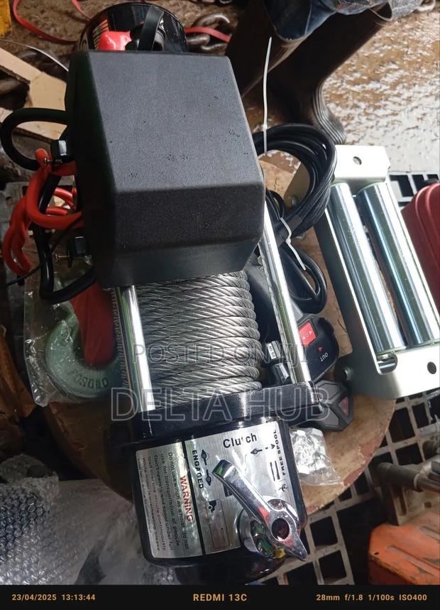 Vehicle Recovery Pulling Electric Winch - main view