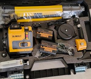 Dewalt Laser Level With Stand - thumbnail 2