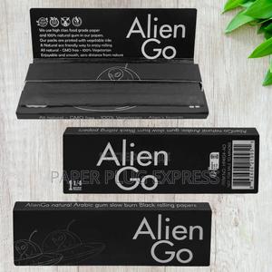 Alien Go Colored Rolling Paper -1 1/4 - Black (50 Booklets) - thumbnail 2