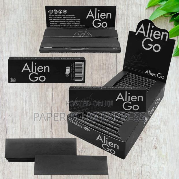 Alien Go Colored Rolling Paper -1 1/4 - Black (50 Booklets) - thumbnail 3