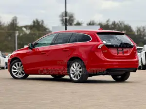 Volvo V60 2018 Red