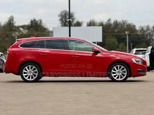 Volvo V60 2018 Red