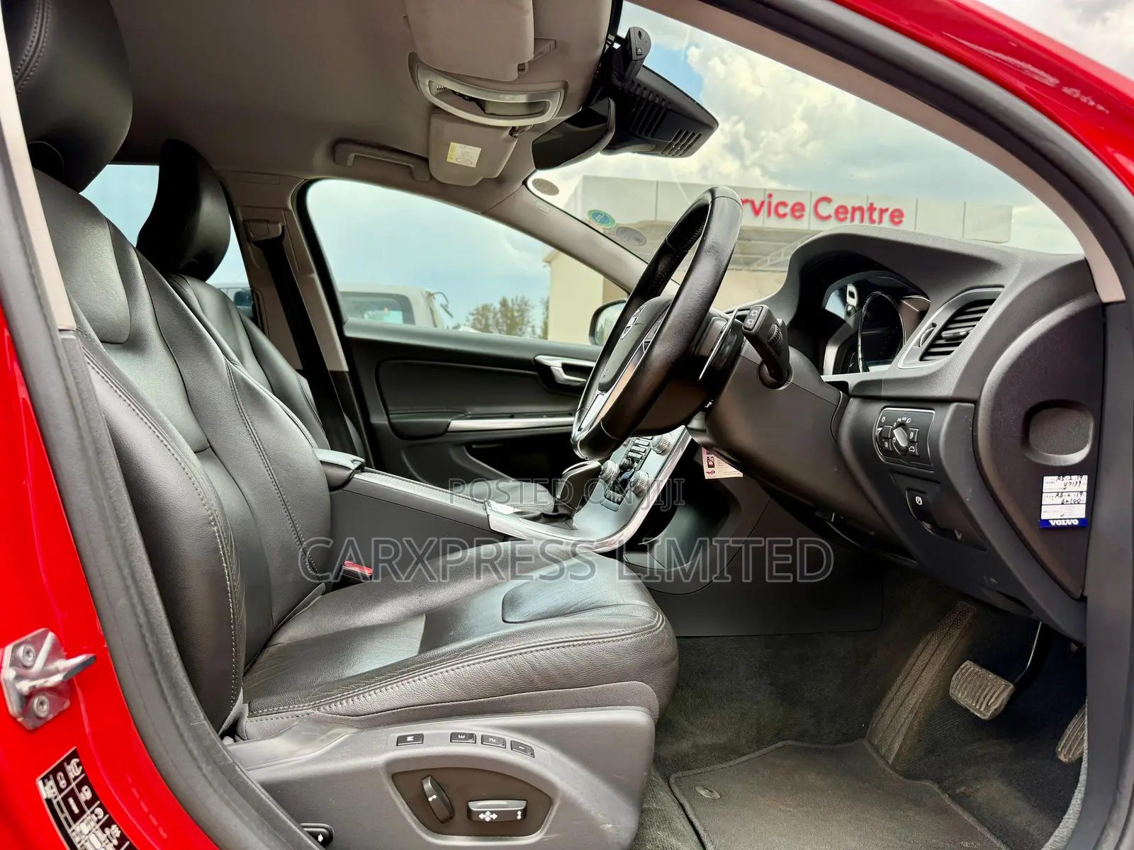 Volvo V60 2018 Red