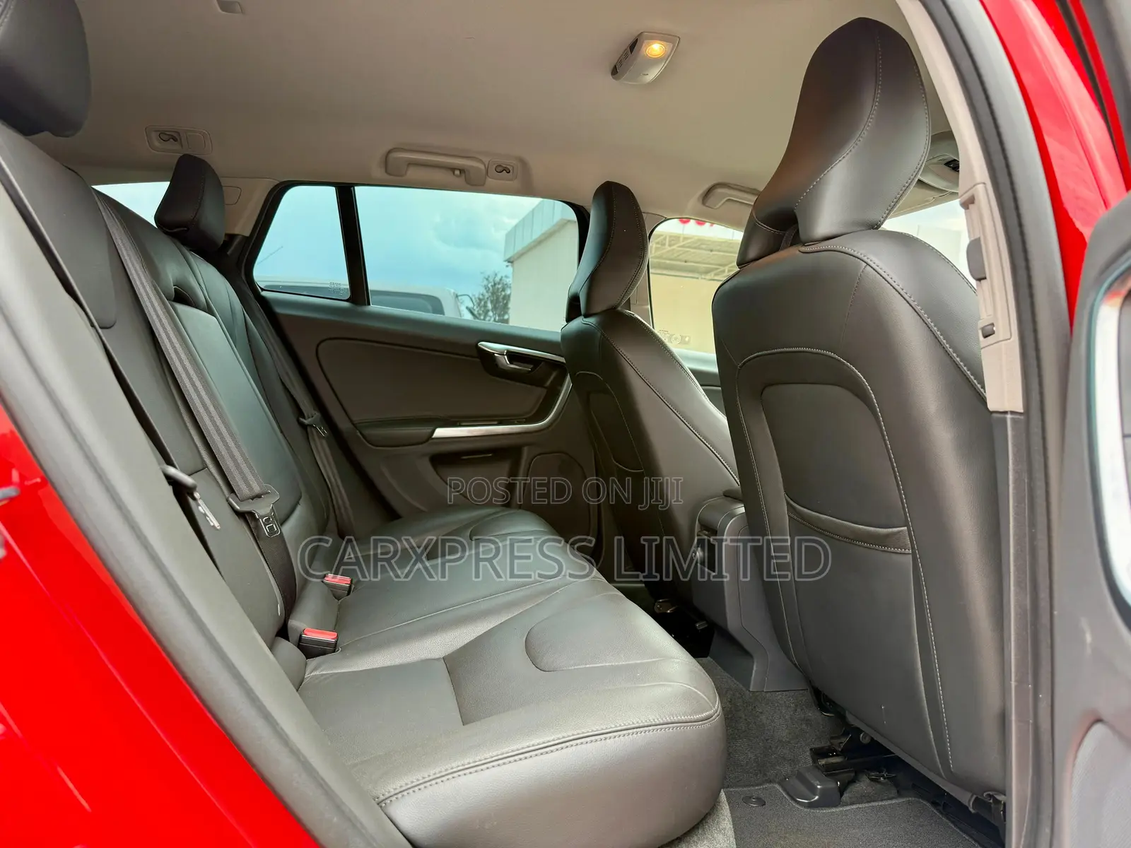 Volvo V60 2018 Red