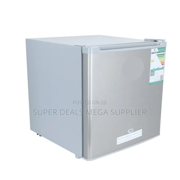 50 Litres Large Capacity Mini Refrigerator Small Quiet Lockable Silver