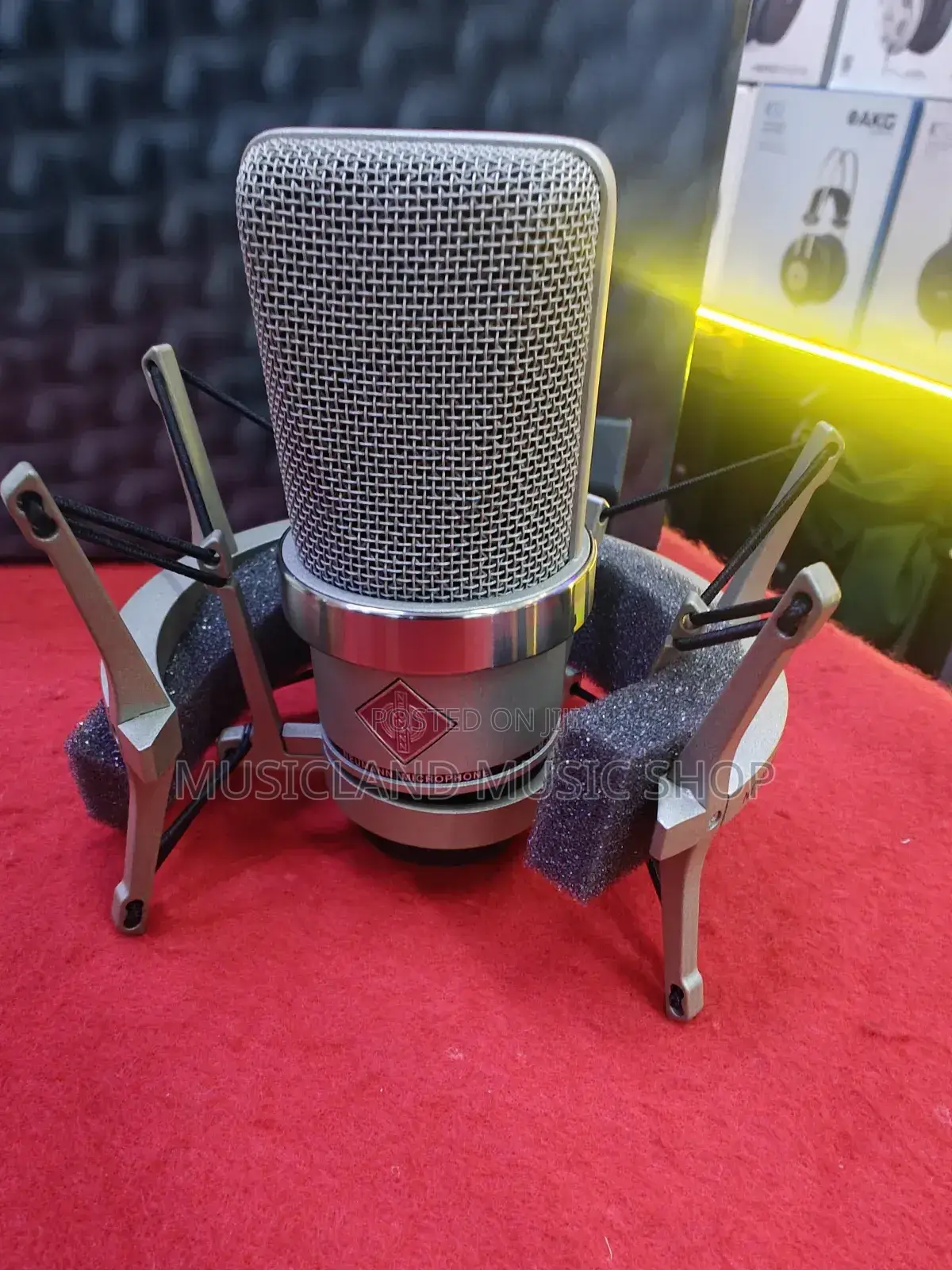 Neumann TLM 102