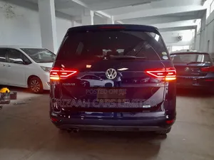 Volkswagen Touran 2018 Blue