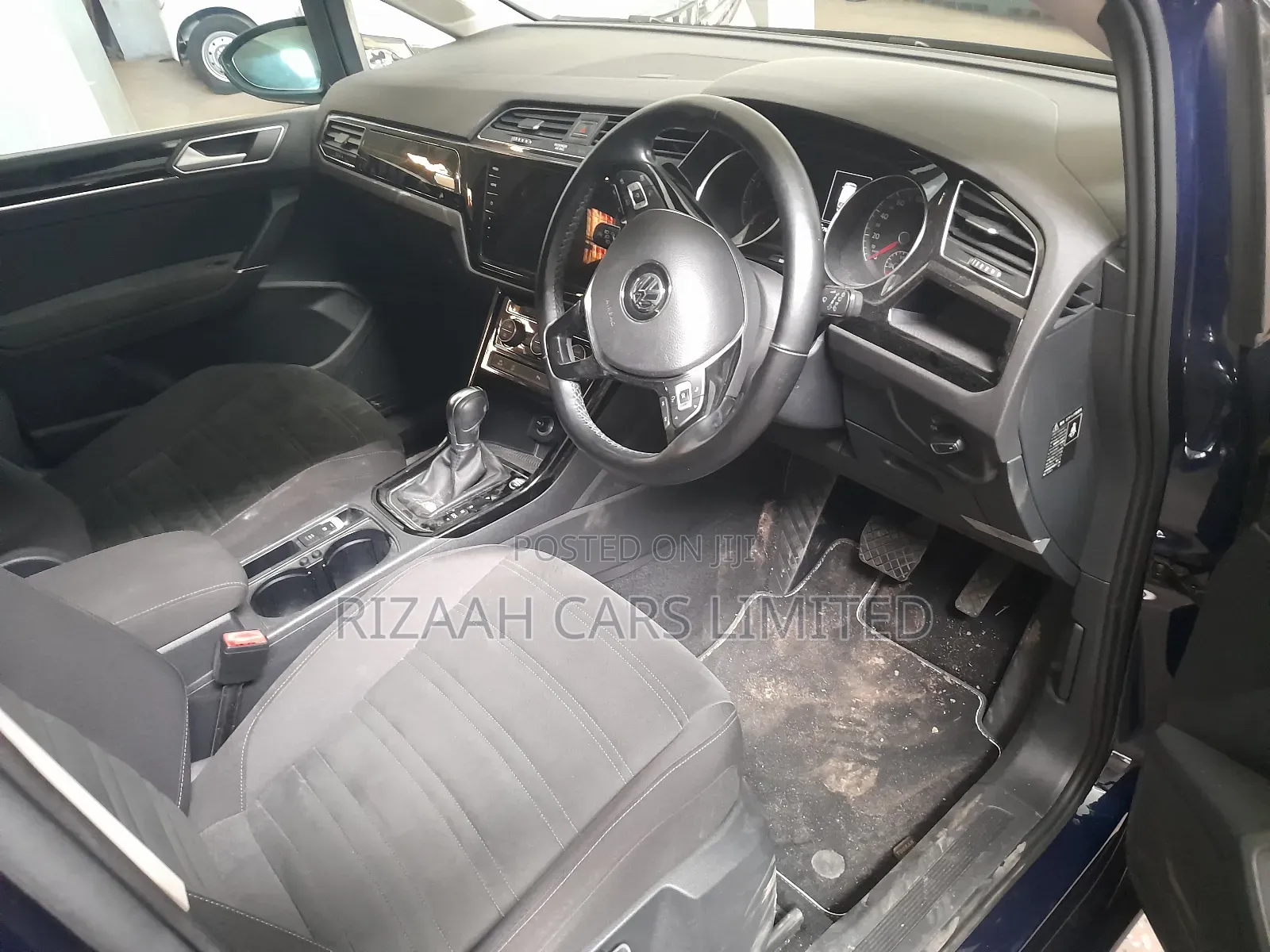 Volkswagen Touran 2018 Blue