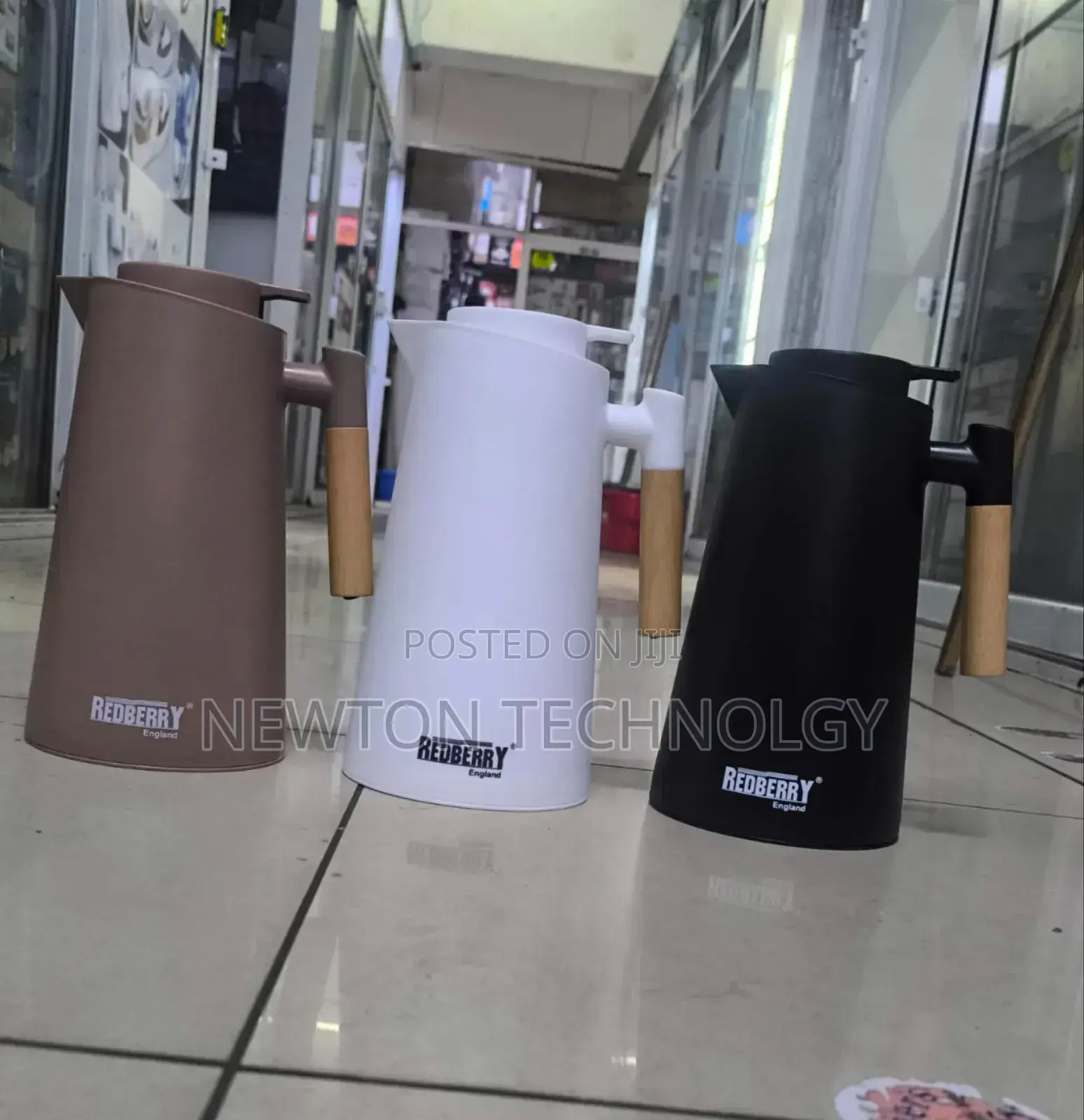 Redberry Flask With a Bamboo Handle
Size -1ltr
Keeps Hot and Cold
